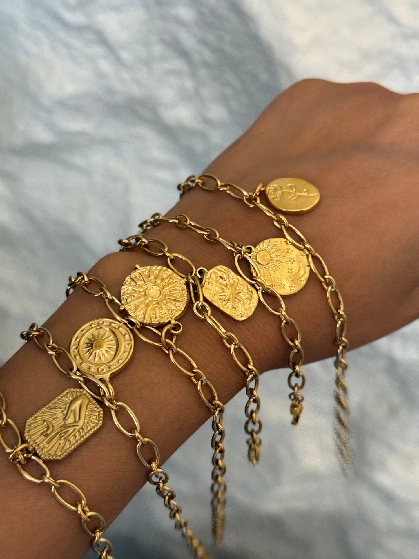 Pendant bracelet