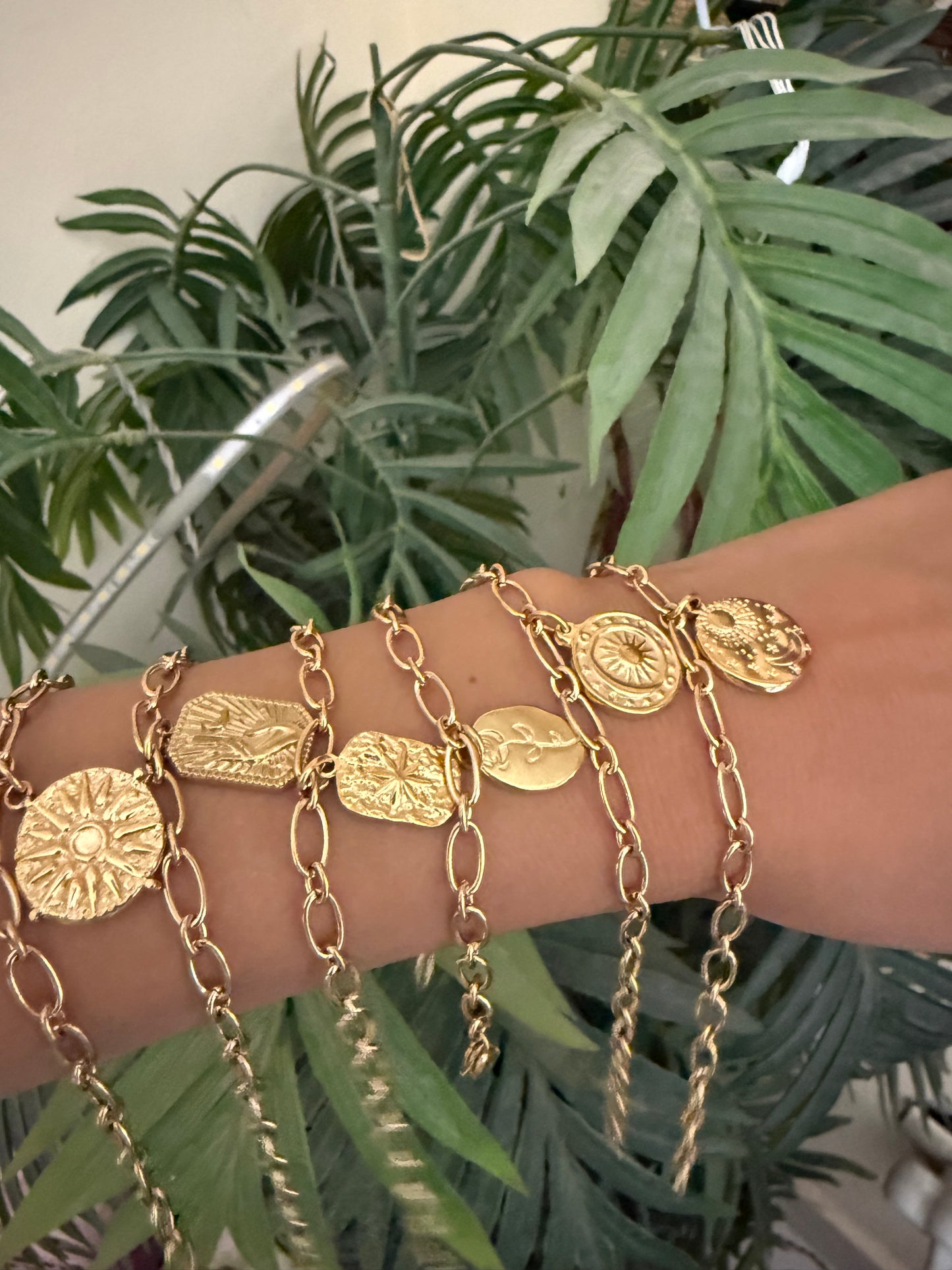 Pendant bracelet