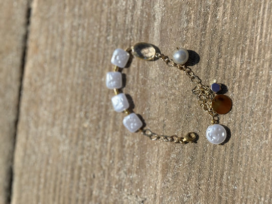 Pearl bracelet
