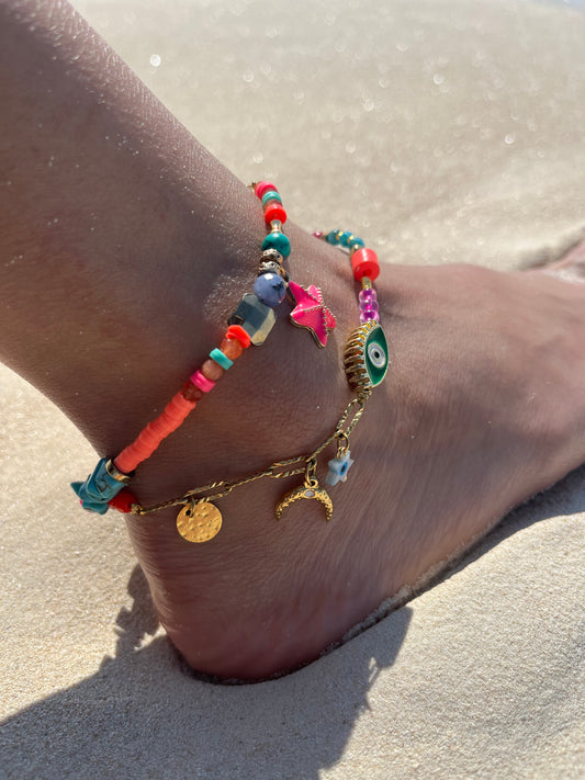 Sandy toes